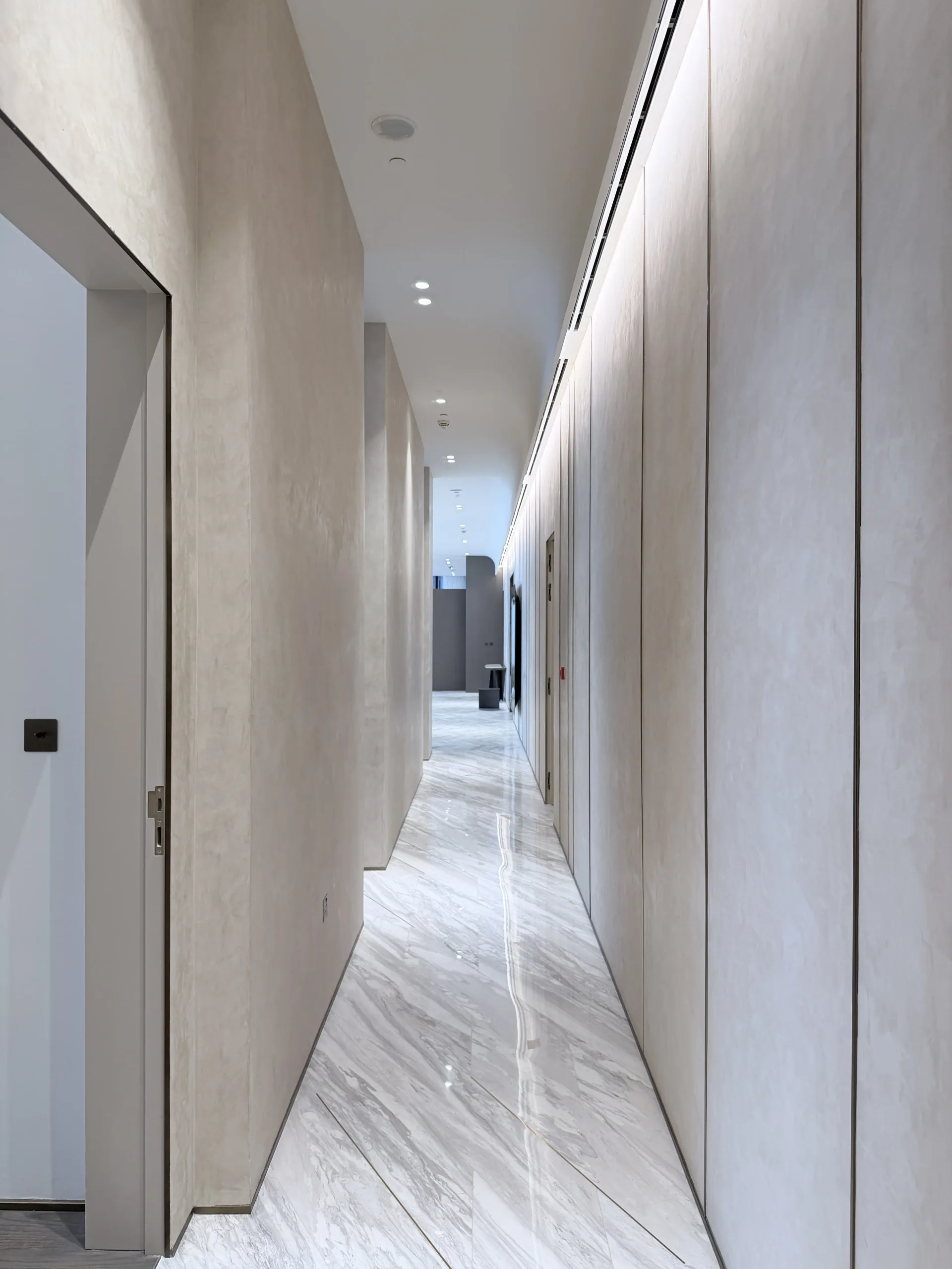 A Calm Continuous Surface - Study 20, a microcement overlay residential decorative finish in dune beige